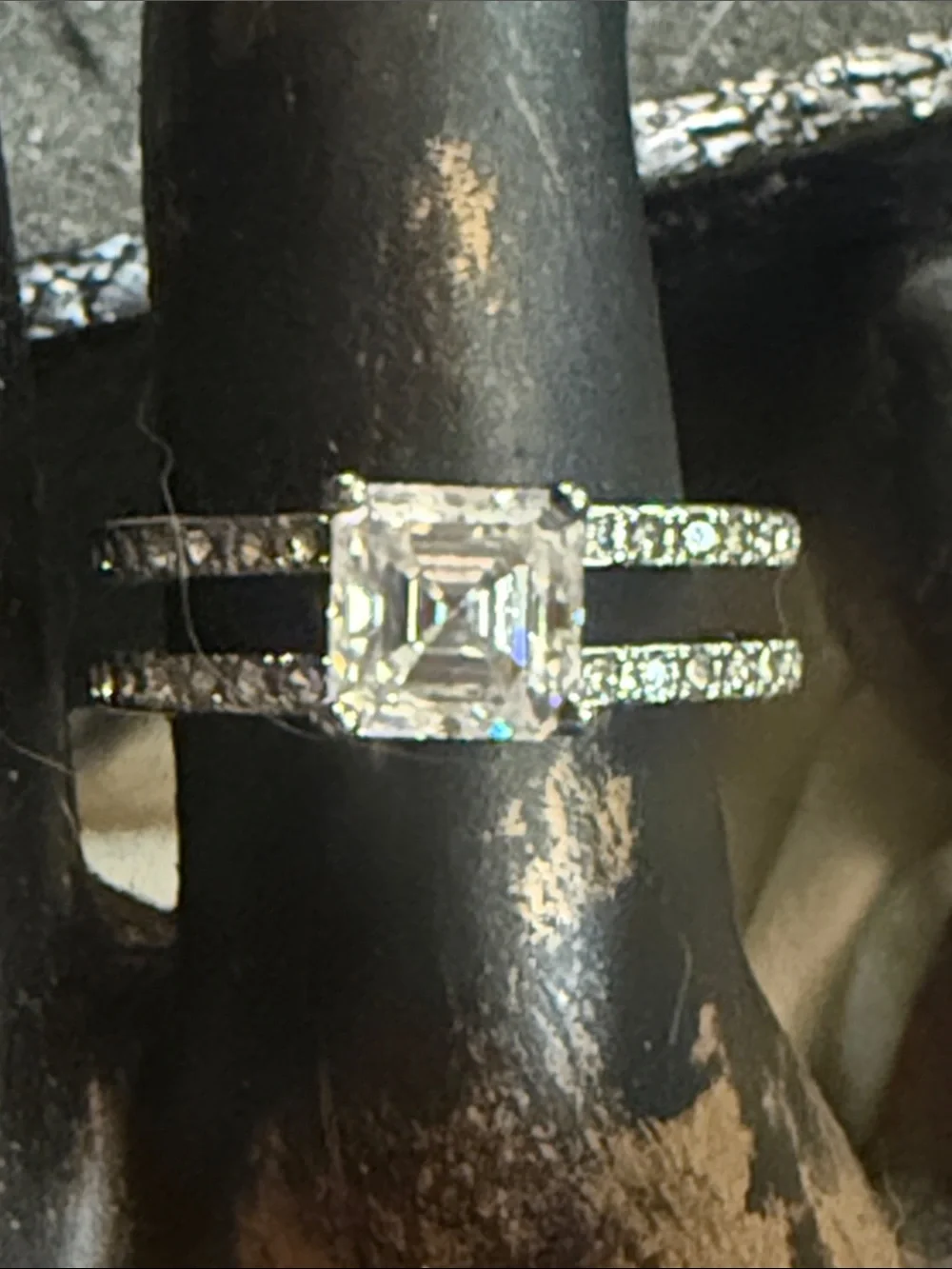 GRA CERTIFIED MOISSANITE DIAMOND 1CT silver baked band NEW